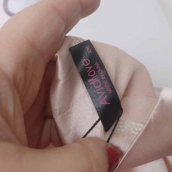 Cream silk like robe xxl - Picture 8 of 8